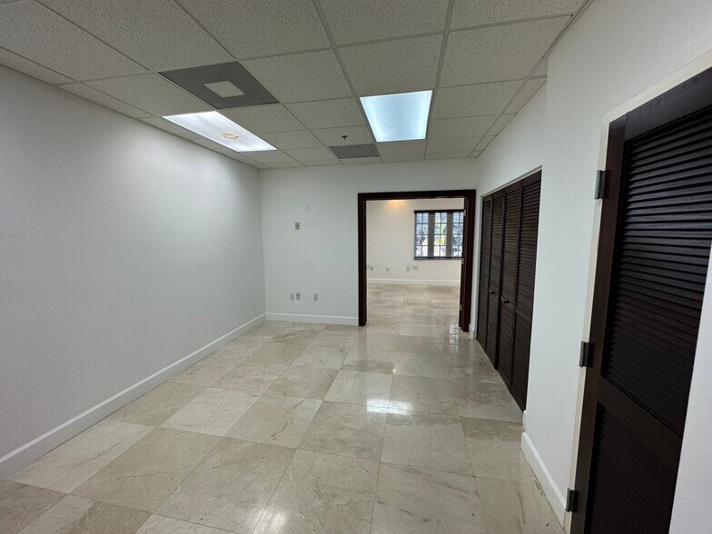 More Photos Of 268-270 Alhambra Cir, Coral Gables Office For Lease