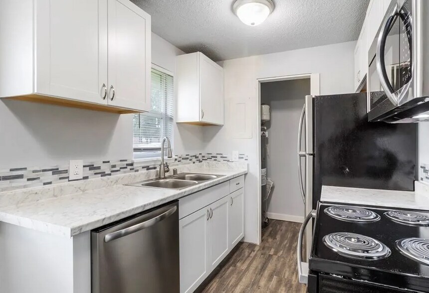 More Photos Of 6124 88th St SW, Lakewood Apartments For Lease
