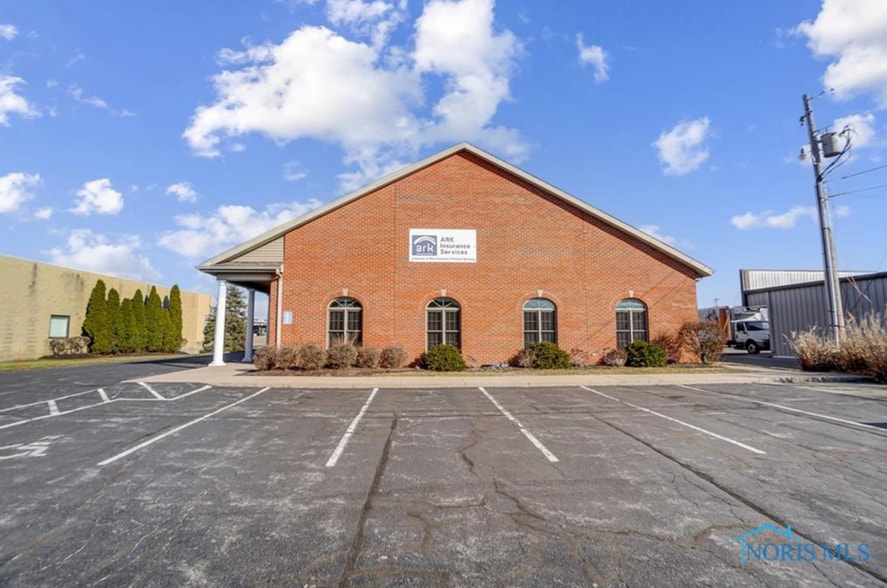 More Photos Of 2135 Tiffin Ave, Findlay Office For Sale