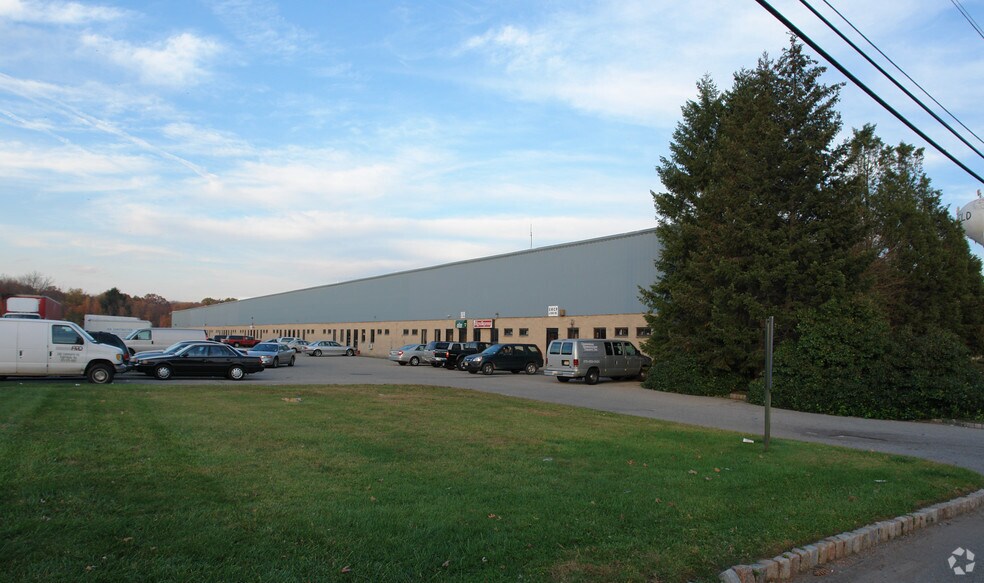 More Photos Of 22 Commerce Rd, Fairfield Warehouse For Lease