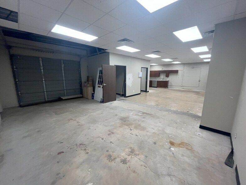 More Photos Of 7926 N May Ave, Oklahoma City Storefront Retail Office For Lease