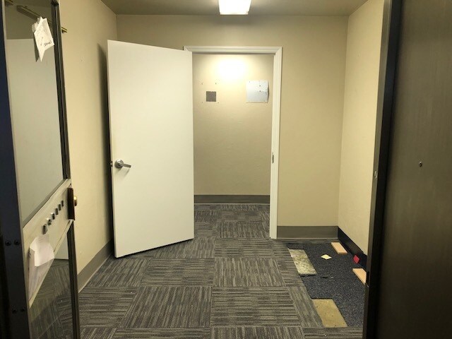 More Photos Of 2445 Onslow Dr, Jacksonville Bank For Sale