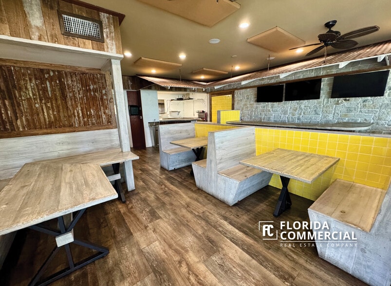 More Photos Of 796 NE Dixie Hwy, Jensen Beach Restaurant For Sale