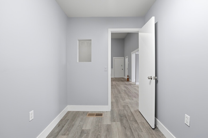 More Photos Of 223 N Center St, Turlock Freestanding For Lease