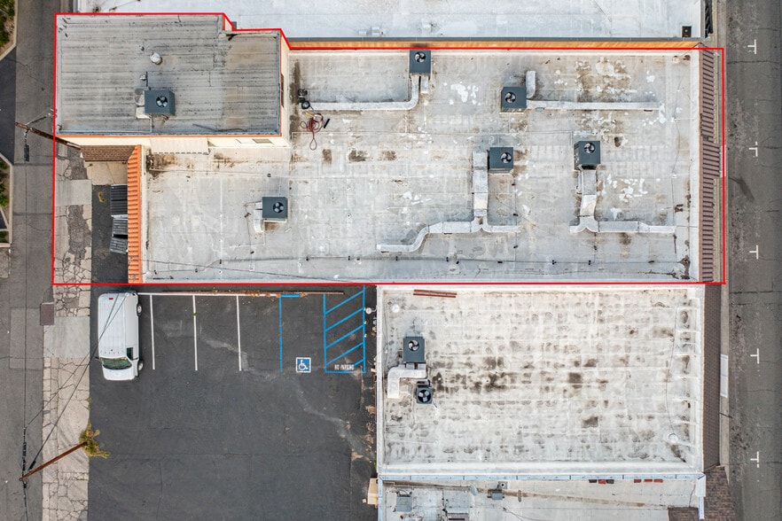 More Photos Of 218 E Citrus Ave, Redlands Storefront For Sale