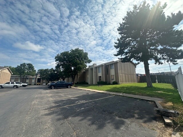 More Photos Of 6321 E 9th St, Tulsa Apartments For Sale