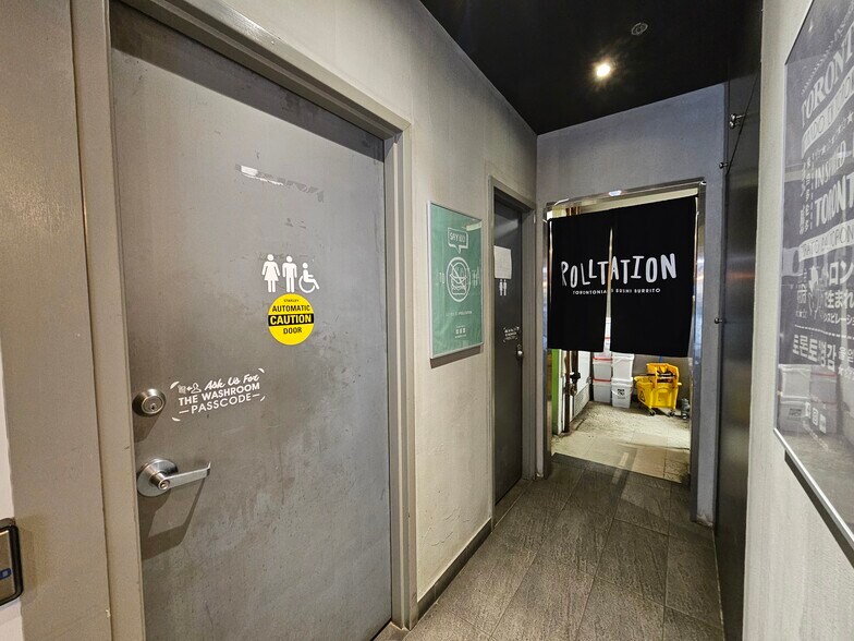 More Photos Of 3 Carlton St, Toronto Apartments For Lease