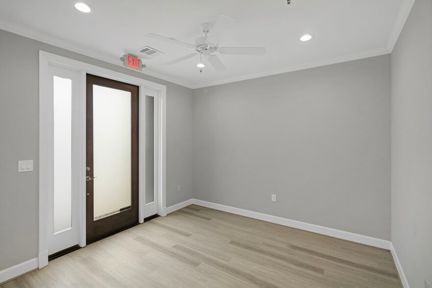 More Photos Of 7912 Preston Rd, Frisco General Retail For Lease