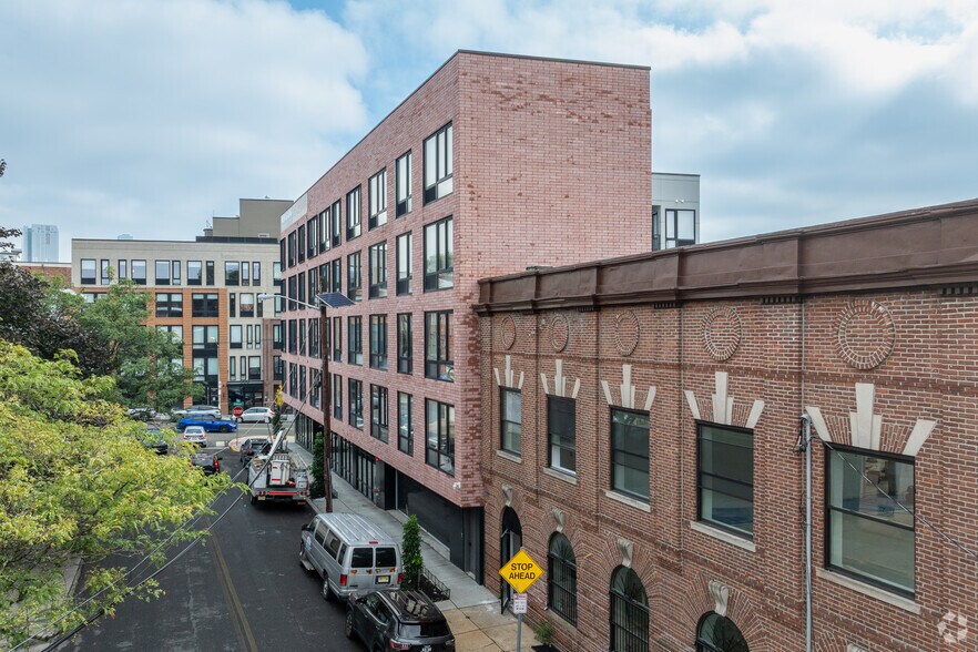 More Photos Of 424 Arlington Ave, Jersey City Apartments For Lease