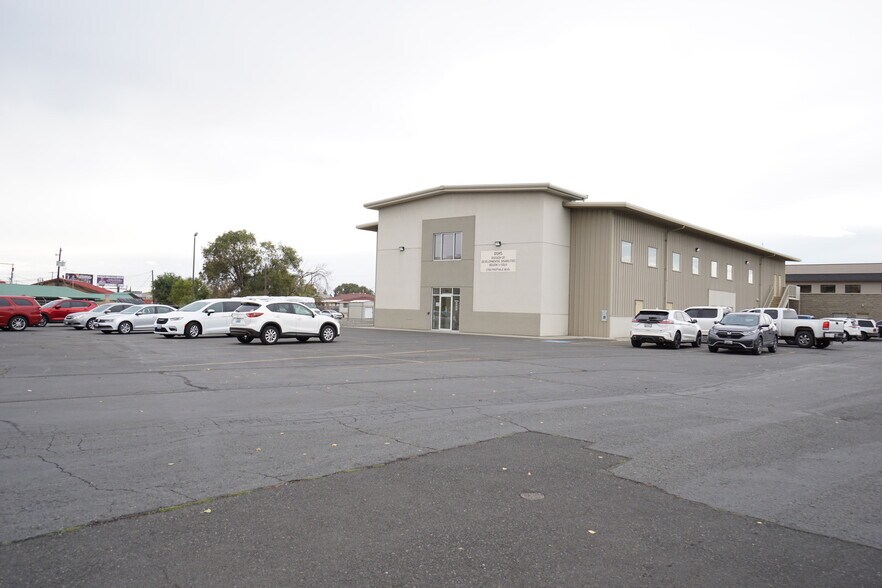 More Photos Of 3700 Fruitvale Blvd, Yakima Office For Lease