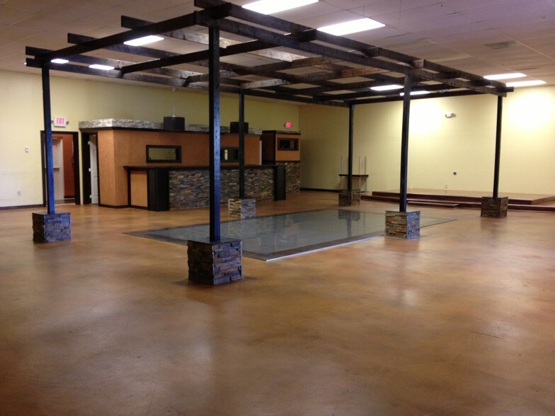 More Photos Of 17560 NW 27th Ave, Miami Gardens General Retail For Sale