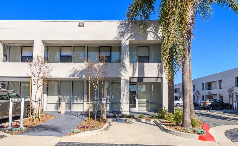 Primary Photo Of 711 W 17th St, Costa Mesa Light Manufacturing For Lease