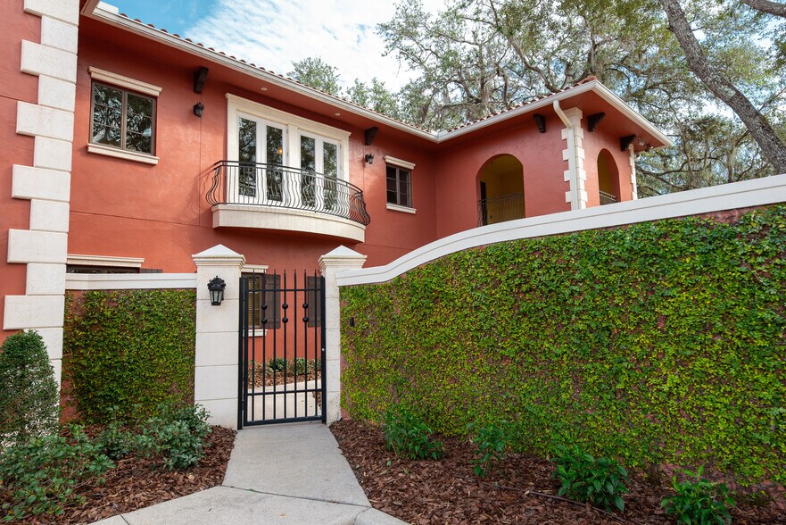 More Photos Of 2420 Brunello Trace, Lutz Loft Creative Space For Sale