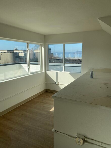 More Photos Of 22613 7th Ave S, Des Moines Freestanding For Lease