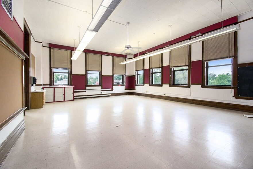 More Photos Of 485 SW Capital Ave, Battle Creek Specialty For Sale