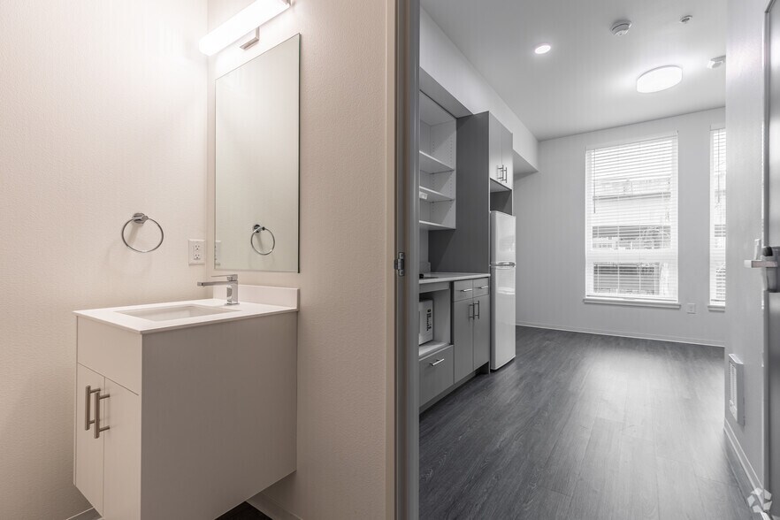 More Photos Of 1611 NW Marshall St, Portland Apartments For Lease