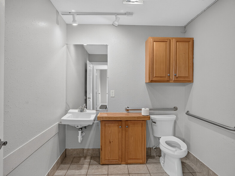 More Photos Of 200 S 4th St, Kawkawlin Assisted Living For Sale