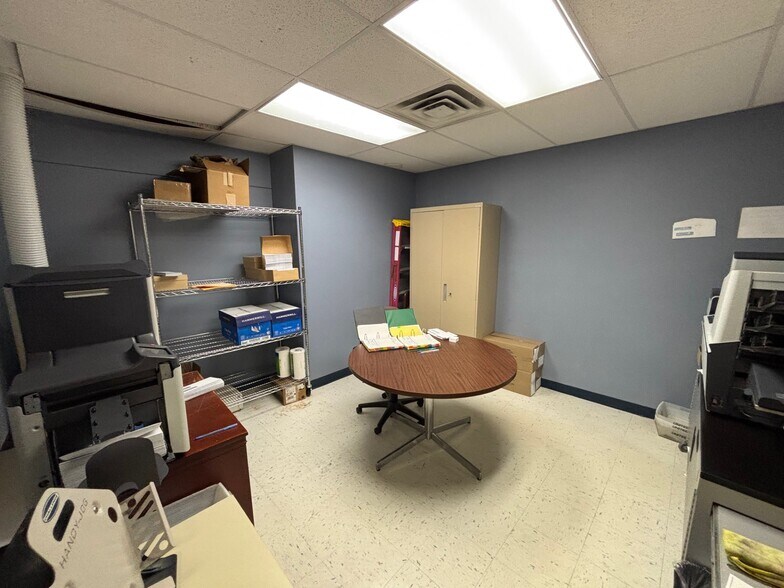 More Photos Of 1654 King St, Enfield Office For Lease