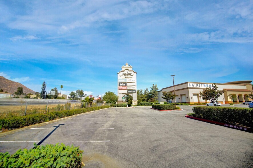 More Photos Of Canyon Springs Parkway, Riverside Land For Lease