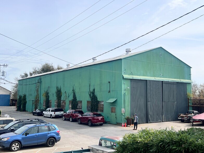 More Photos Of 3306 Charles Page Blvd, Tulsa Warehouse For Lease