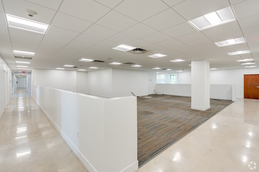 More Photos Of 6900 SW 80th St, Miami Medical For Sale