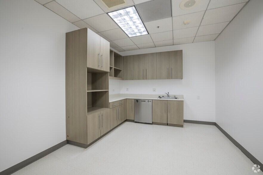 More Photos Of 1999 Harrison St, Oakland Coworking Space