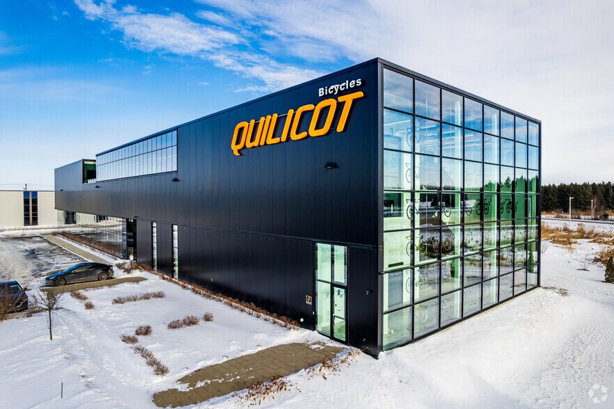 More Photos Of 401 Rue Louis-Blériot, Mascouche Flex For Sale