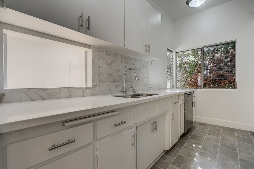 More Photos Of 3344 Keystone Ave, Los Angeles Apartments For Sale