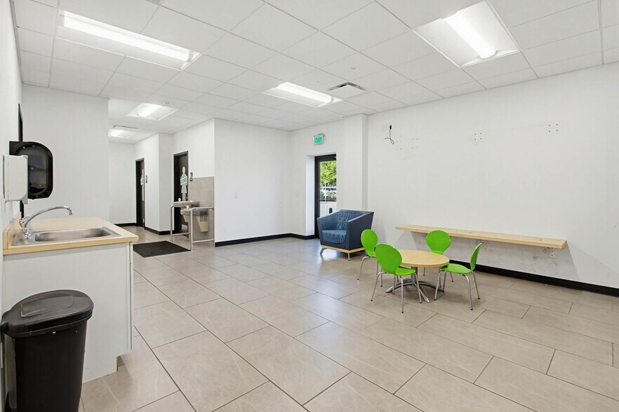 More Photos Of 760-762 W Mission Ave, Escondido Auto Repair For Lease