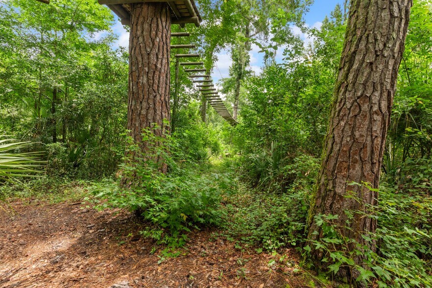 More Photos Of 6440 Cedar Ln, Brooksville Sports And Entertainment For Sale