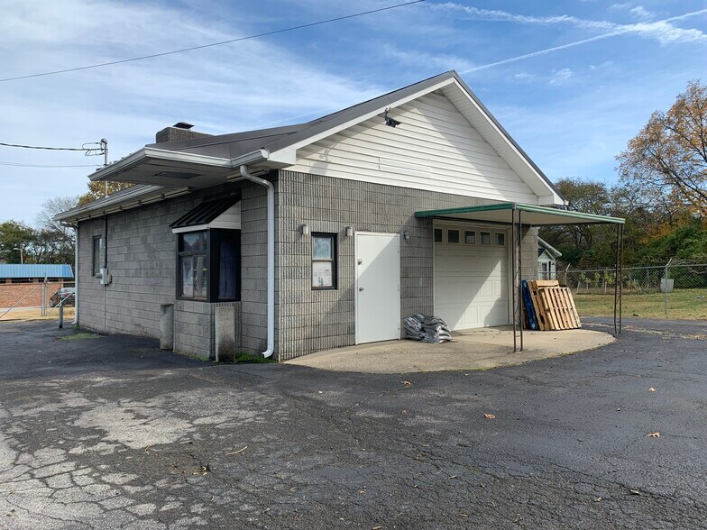 More Photos Of 124 Two Mile Pike, Goodlettsville Loft Creative Space For Sale