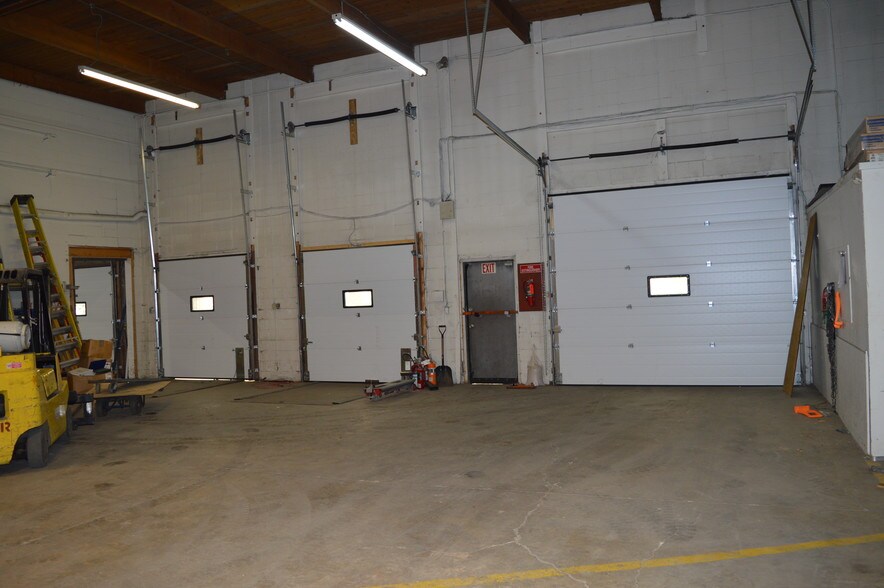 More Photos Of 14625 122nd Ave NW, Edmonton Manufacturing For Lease