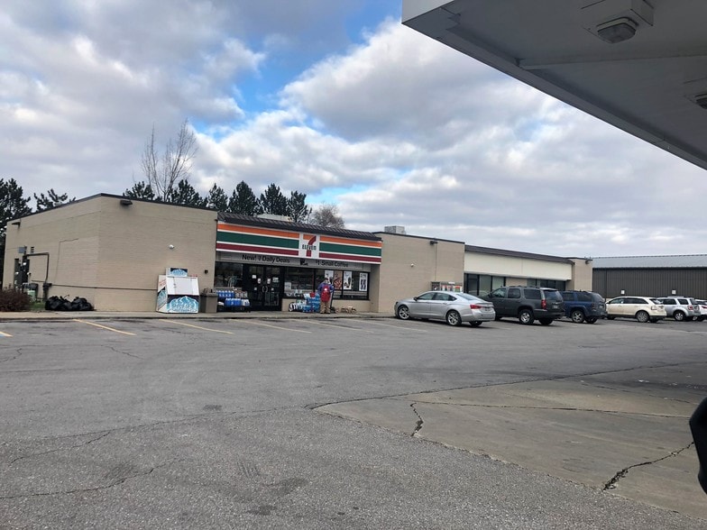 More Photos Of 3990 Tittabawassee Rd, Saginaw Freestanding For Lease