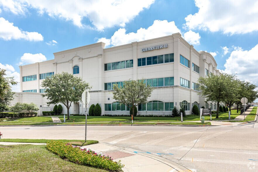 Primary Photo Of 1631 Lancaster Dr, Grapevine Medical For Lease