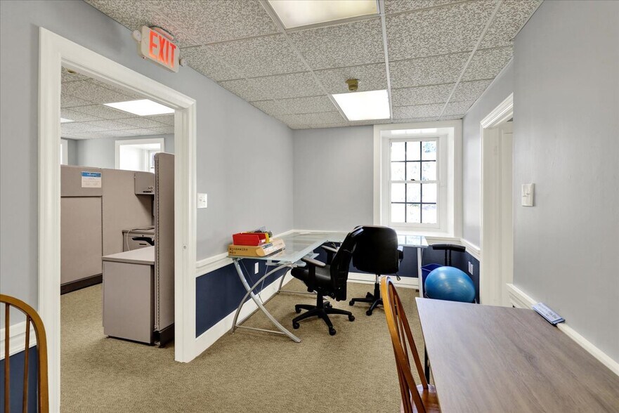 More Photos Of 879 Fritztown Rd, Sinking Spring Office For Lease