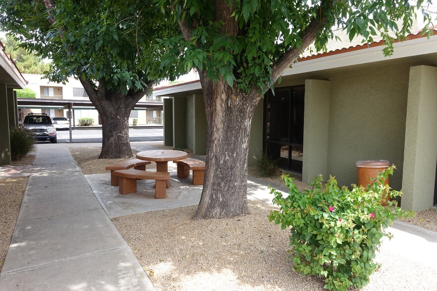More Photos Of 8607 N 59th Ave, Glendale Office For Lease