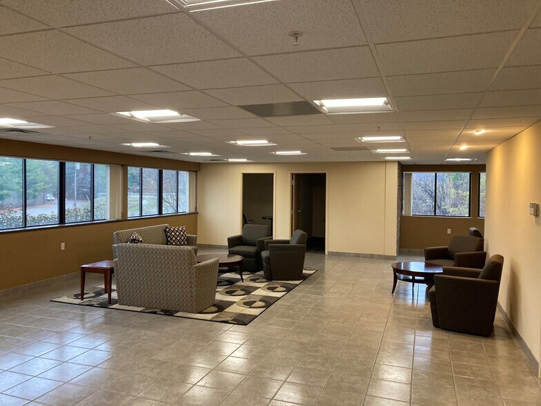 More Photos Of 87-125 Jeffrey Ave, Holliston Light Distribution For Lease