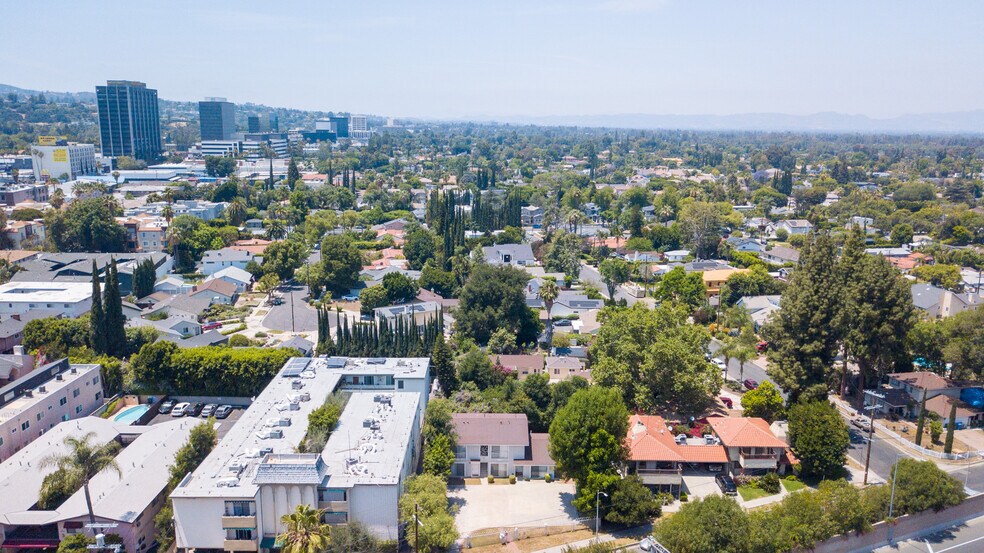 More Photos Of 4747 Orion Ave, Sherman Oaks Multifamily For Sale