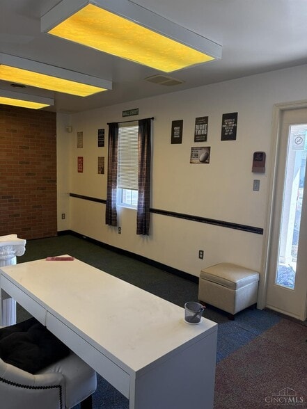 More Photos Of 3544-3548 Springdale Rd, Cincinnati Office For Sale