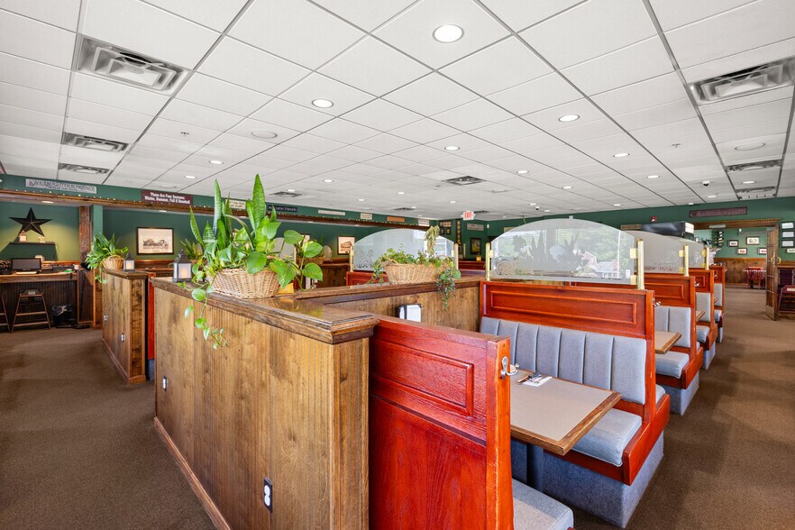 More Photos Of 11 Farmington Rd, Rochester Restaurant For Sale