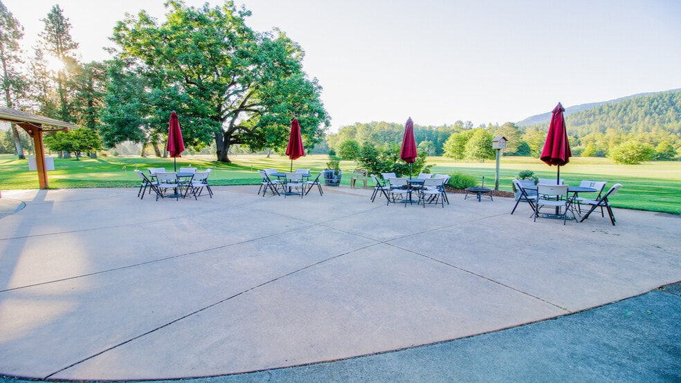 More Photos Of 7350 New Hope Rd, Grants Pass Golf Course Driving Range For Sale
