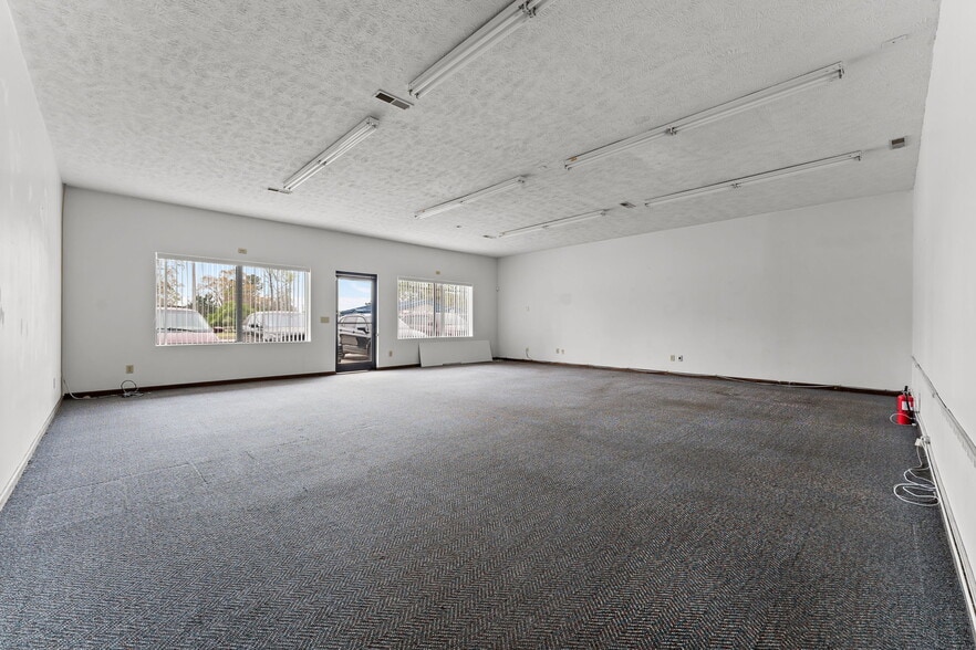 More Photos Of 402-406 Harris Ave, Raeford Storefront Retail Office For Sale