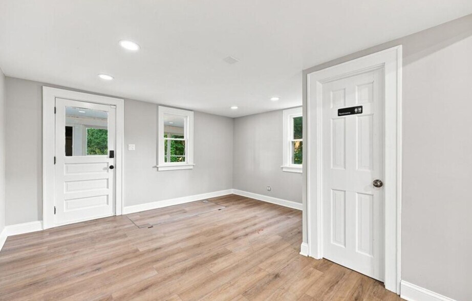 More Photos Of 3457 Clinton St, West Seneca Office Residential For Sale
