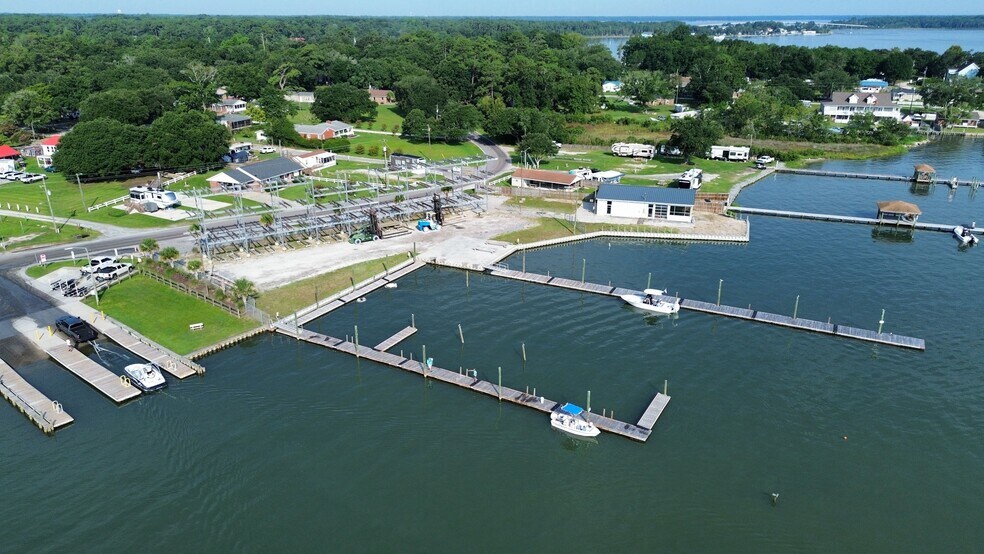 More Photos Of 322 Fulcher Landing Rd loop, Sneads Ferry Marina For Sale