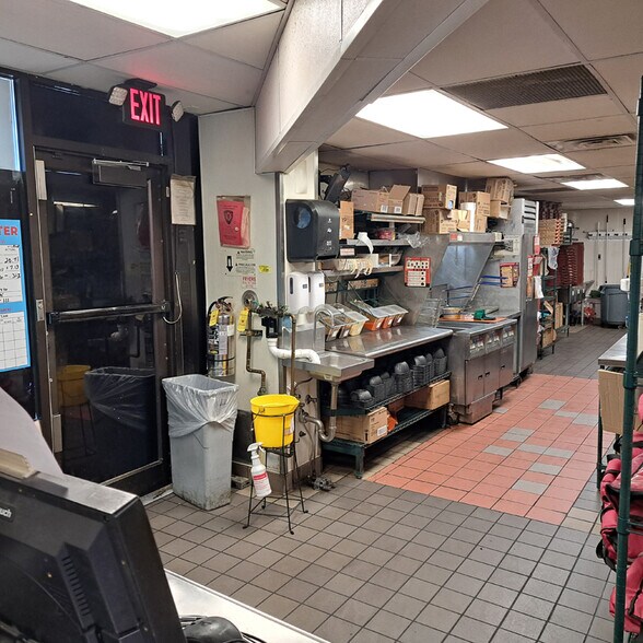 More Photos Of 8990 Ralston Rd, Arvada Fast Food For Sale