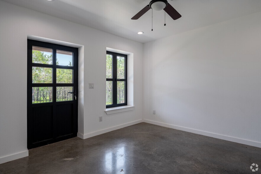 More Photos Of 7501 SH 71, Spicewood Unknown For Lease
