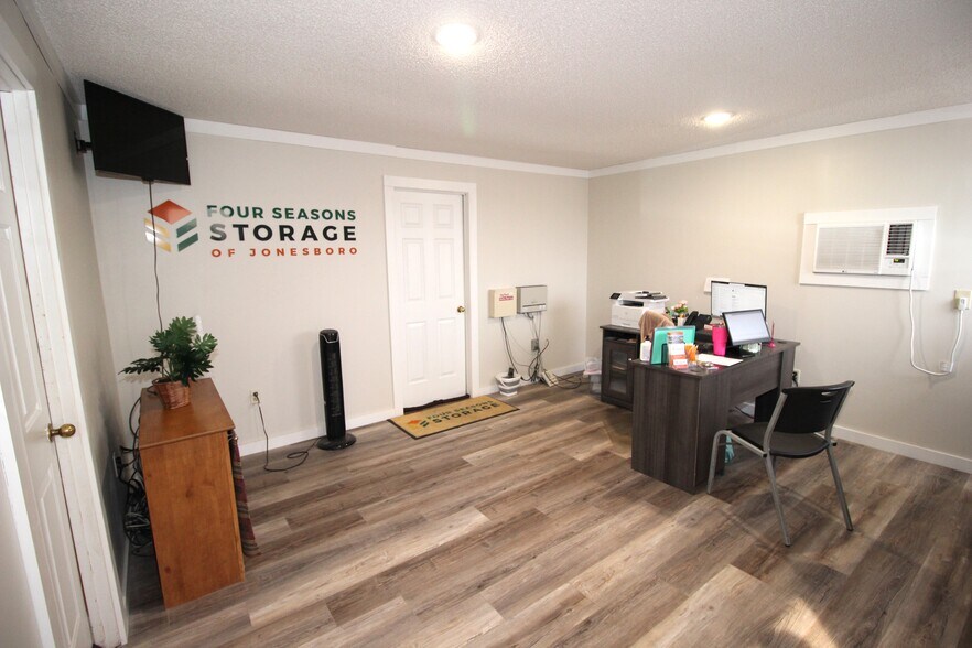 More Photos Of 4214 Access Rd, Jonesboro Self Storage For Sale