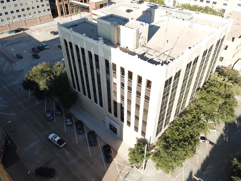 More Photos Of 301 Cypress St, Abilene Office For Sale