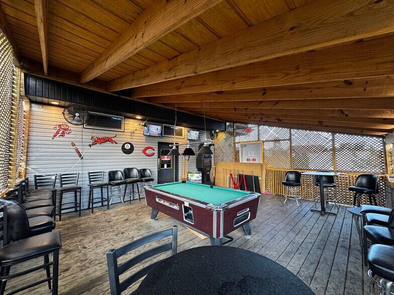 More Photos Of 2914 Salem Ave, Dayton Bar For Sale