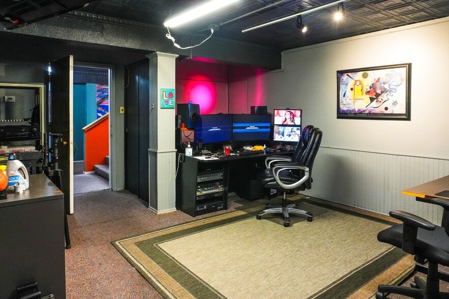 More Photos Of 102 N Mesquite St, Corpus Christi Office For Sale